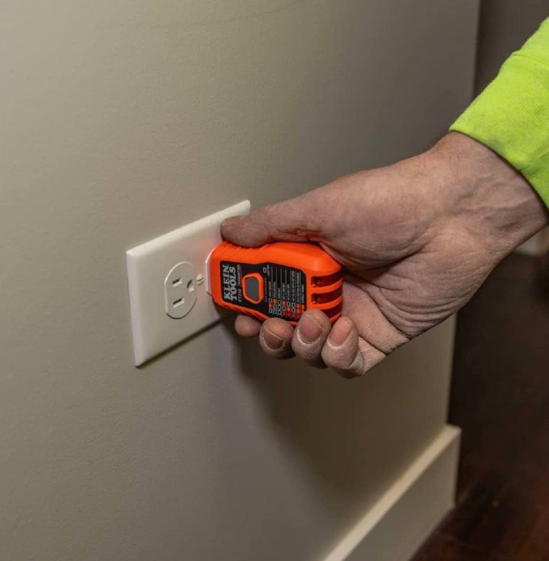 Circuit Breaker Finder with GFCI Tester